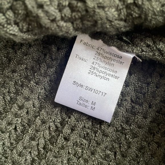 Elan Slouchy Knit Green Sweater - Picture 10 of 15